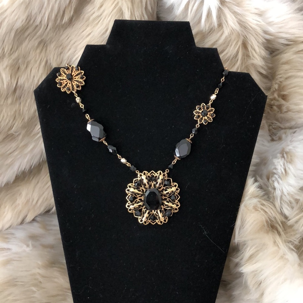Bcbg black and gold necklace - Picture 2 of 3